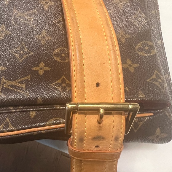 Louis Vuitton Viva Cite Monogram Canvas GM handbag - Picture 4 of 12